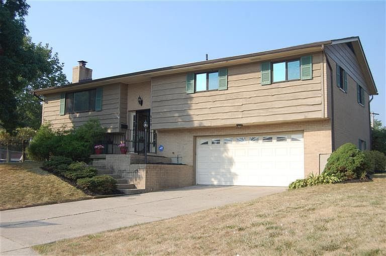 1st image of 839 Moon Ct