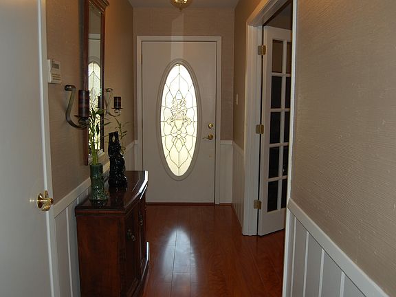 2nd image of 4611 Cambridge Dr