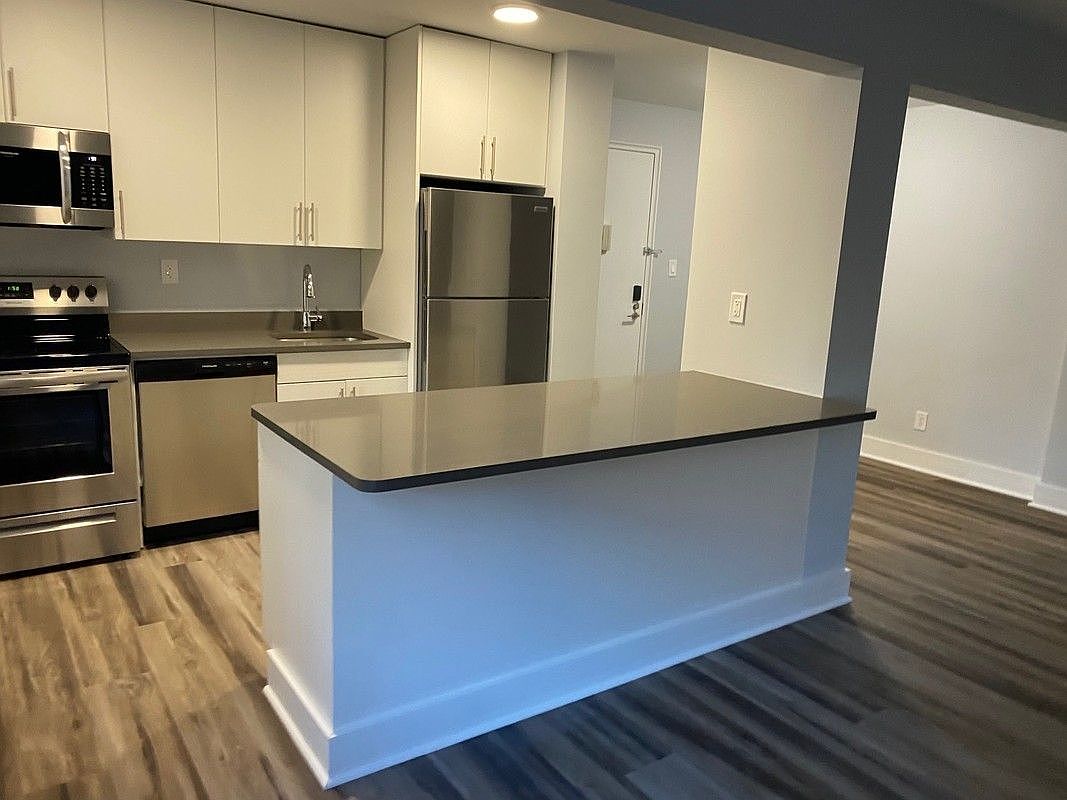 2046 Seagirt Blvd APT 1A, Far Rockaway, NY 11691 Zillow