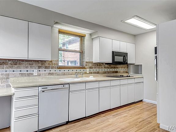 4th image of 2025 Bland Pl