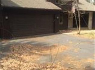 4010 Hillview Rd, Temple, PA 19560