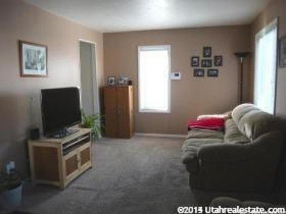 3rd image of 254 E Louise Ave