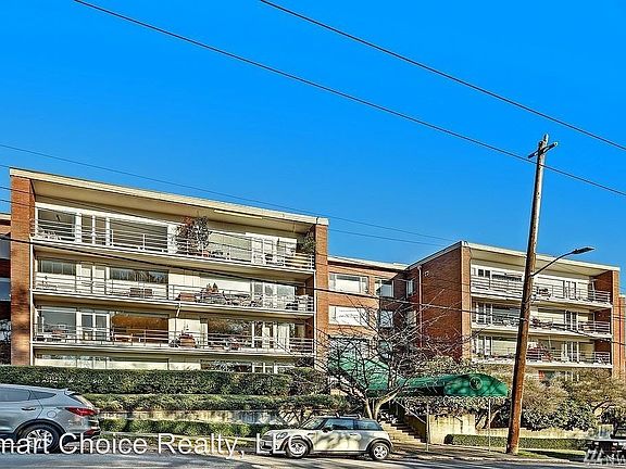 3rd image of 530 W Olympic Pl
