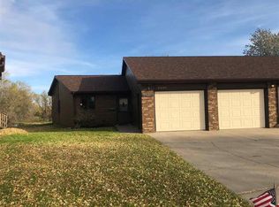 2425 8th St SW, Minot, ND 58701