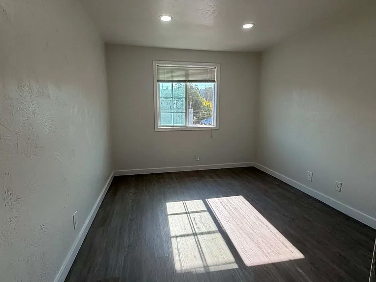 1442 E 18th Ave #20 — Photo 11