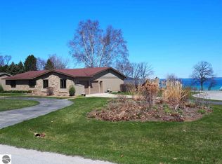 8106 Bel Cherrie Dr, Traverse City, MI 49686