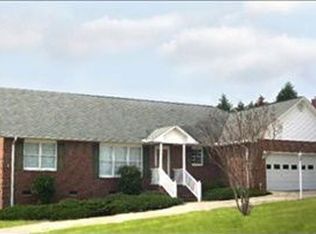 206 Burntwood Ln, Inman, SC 29349