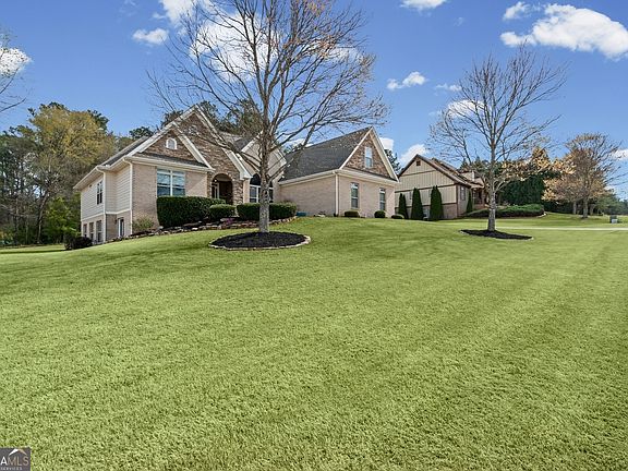 2nd image of 2405 Hickory Grove Dr