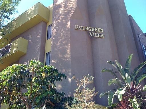 4th image of 1255 N Orange Dr #1B-1Ba-775Sqft