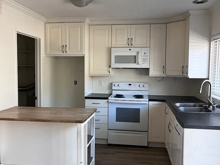 6711 Sun Dr — Photo 5