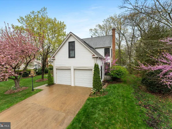 43943 Louisa Dr, Ashburn, VA 20147