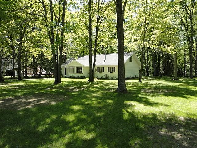 2nd image of 3141 Shadowbrook Dr