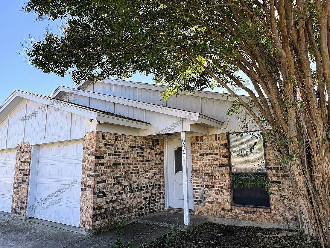 2 bed, 2.0 bath, 1054 sqft, $1,495 — Photo 1