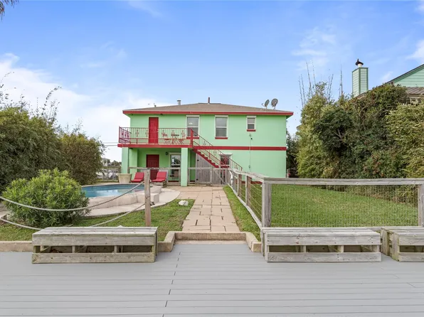 726 91st St, Galveston, TX 77554