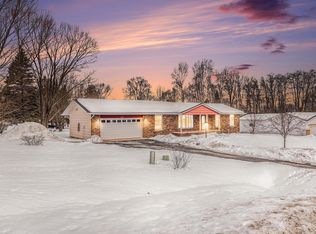 10109 E Grandview Ct, Traverse City, MI 49684