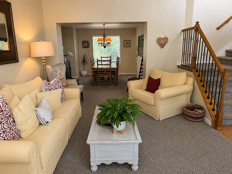 521 Shadbury Ct — Photo 4