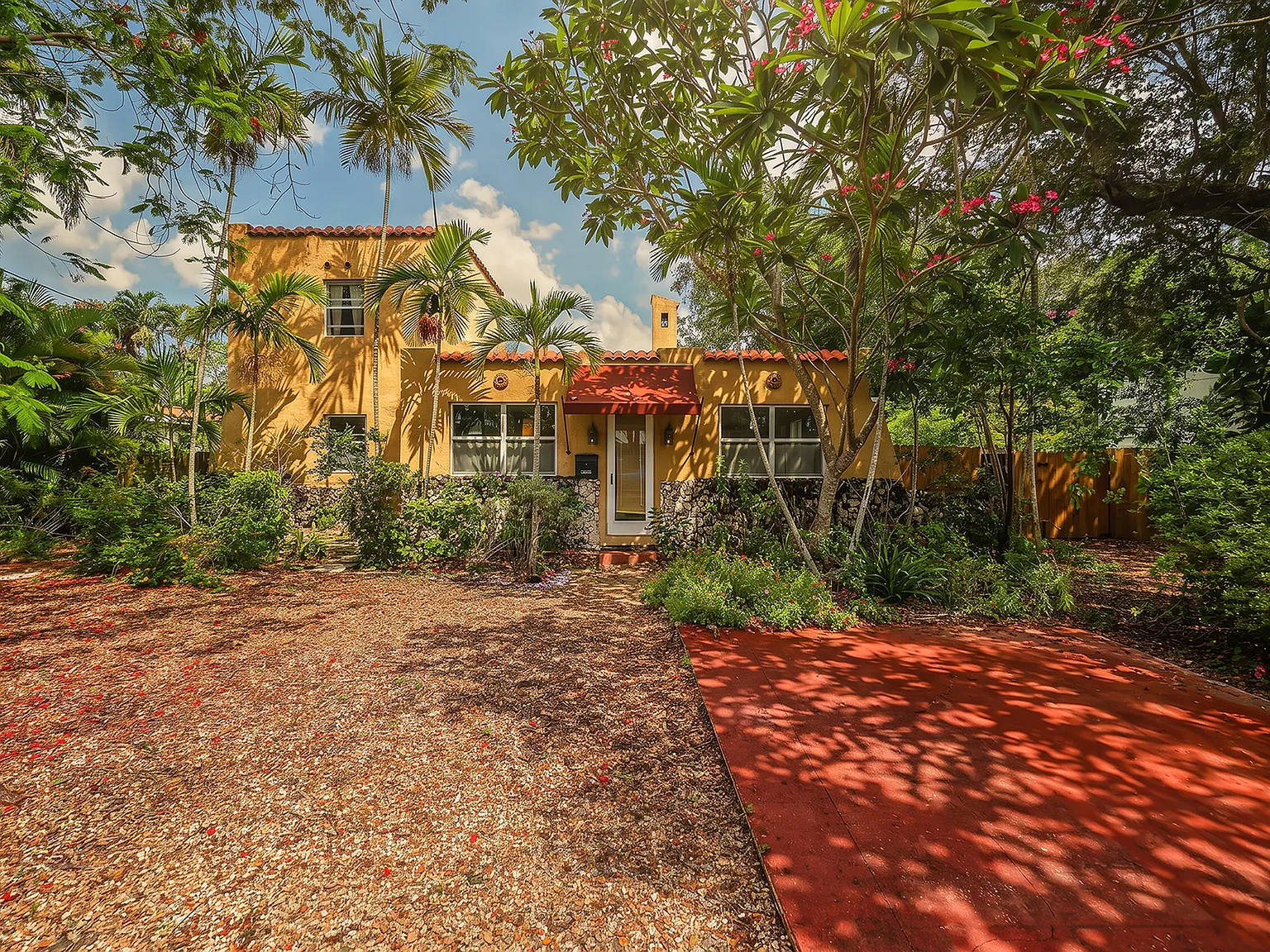 4 bed, 2900 sqft, $5,900 — Photo 1