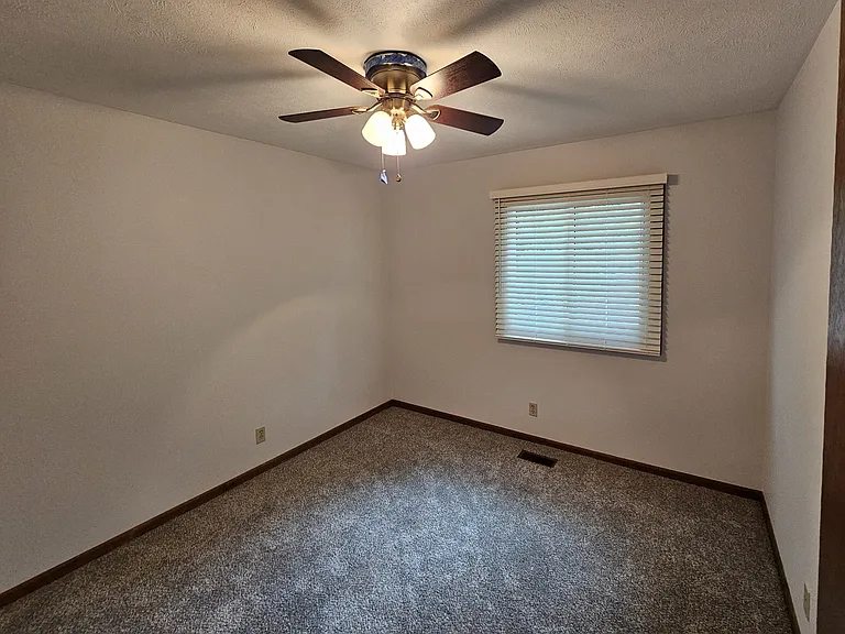 5208 Ascot Cir — Photo 17