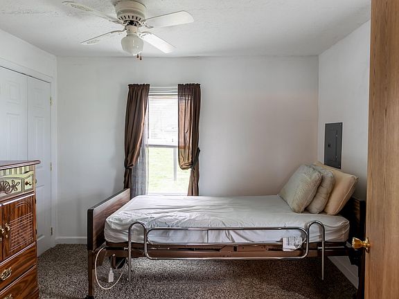 4th image of 502 S 12th St