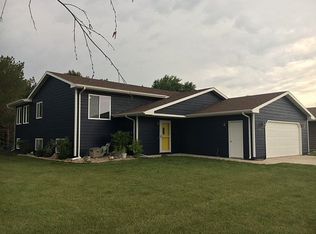 1424 Willow Springs Cir, Brookings, SD 57006