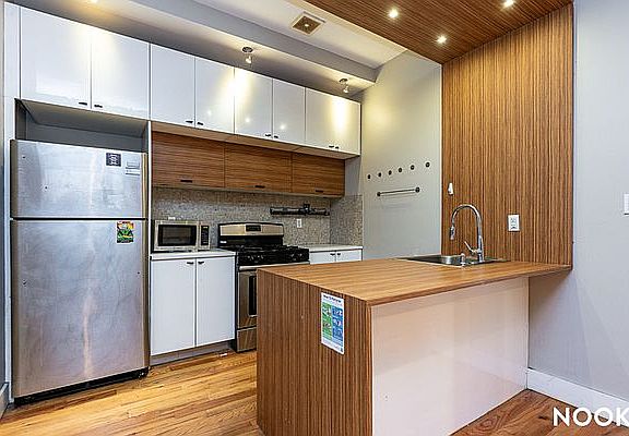 2nd image of 1144 Bergen St APT 1