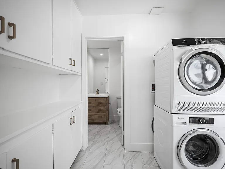 1101 N Flower St #1 — Photo 16