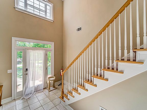 4th image of 615 Huiet Dr