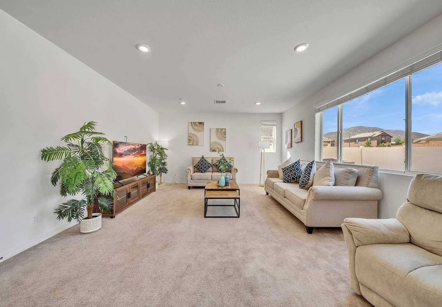 4 bed, 2800 sqft, $7,000 — Photo 4