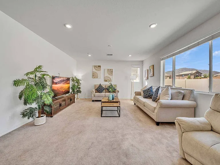 6599 Bryce Canyon Ct — Photo 4