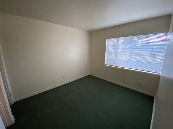 3rd image of 1617 Gold Ave SE #J