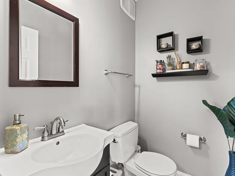 82 Hammond St #1 — Photo 10