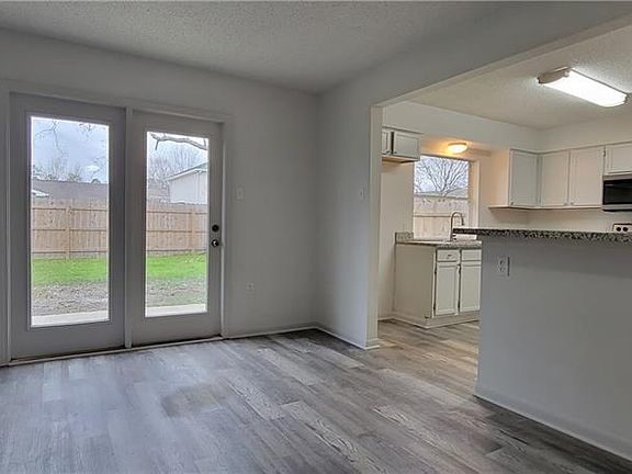 4th image of 6120 Clearwater Dr