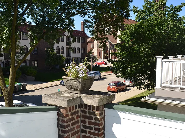 3942 N Farwell Ave — Photo 4