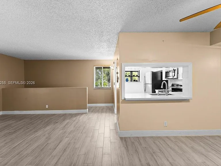 3047 N Oakland Forest Dr #204 — Photo 7