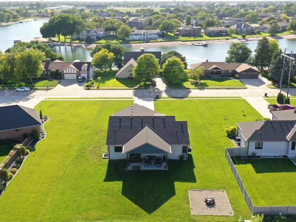 1871 E Calle Colombo St, Columbus, NE 68601