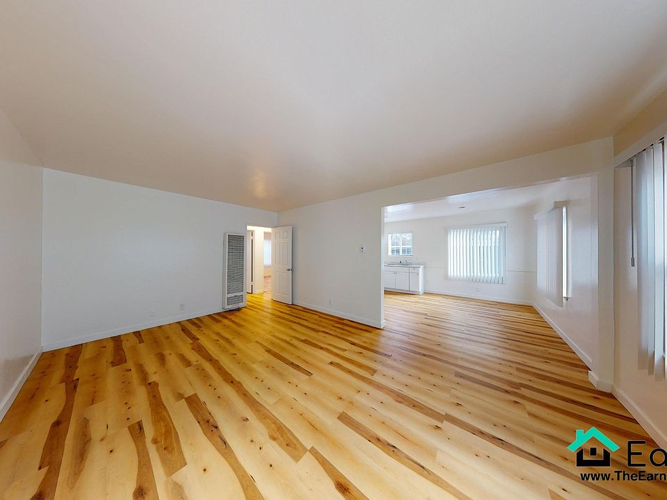 1st image of 14202 Delano St #3