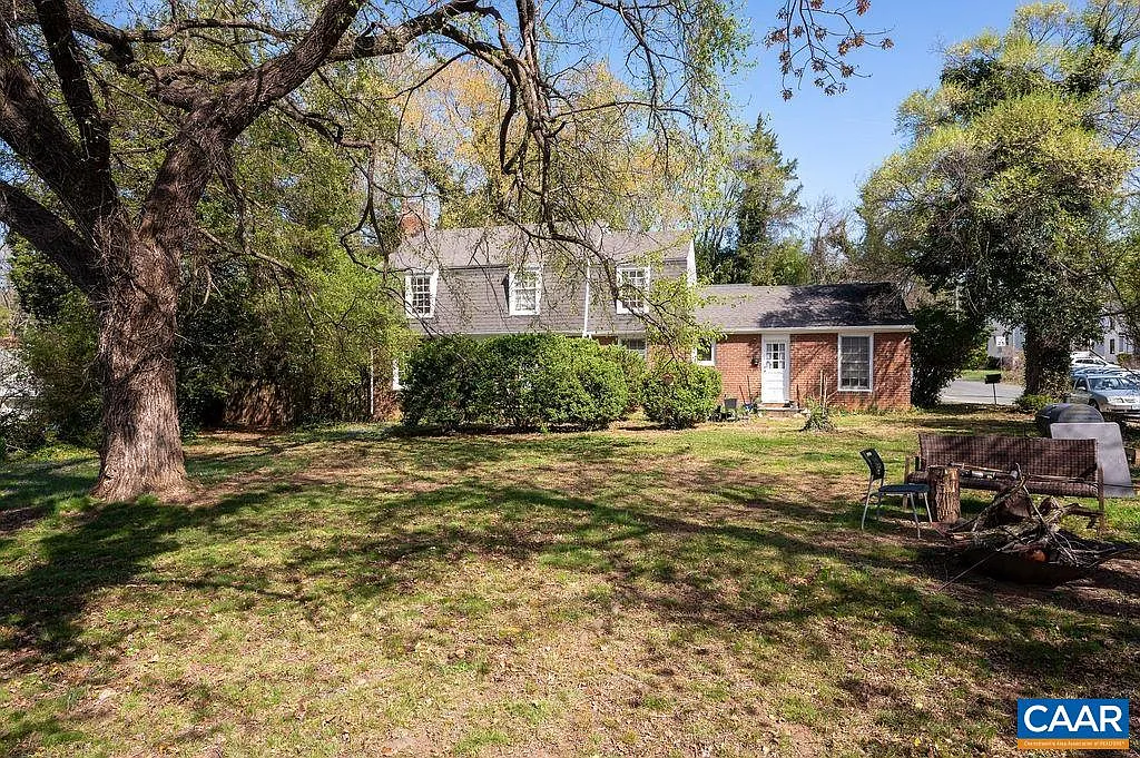 2401 Fontaine Ave photo 1