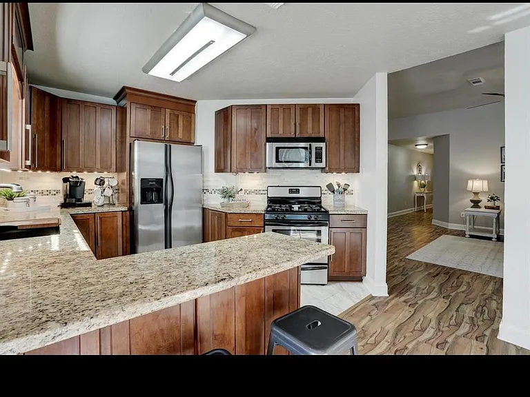 4508 Stonebridge Dr — Photo 6