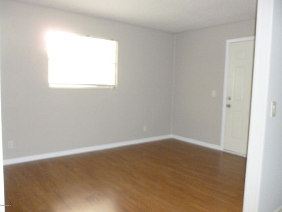 5th image of 120 Saturn Ln E