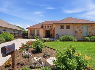 225 Greenway Dr, Seguin, TX 78155