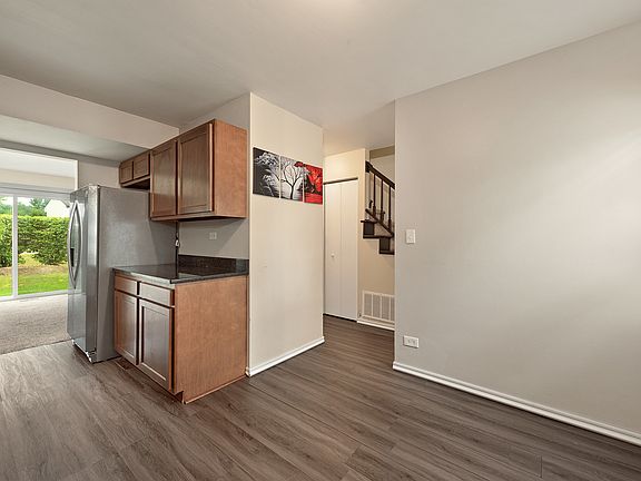 5th image of 2682 Waterford Ct