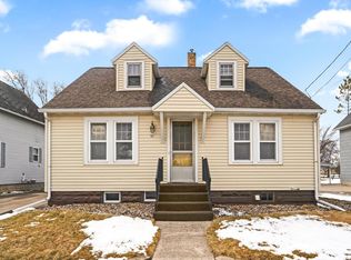 139 N 5th St, Hilbert, WI 54129