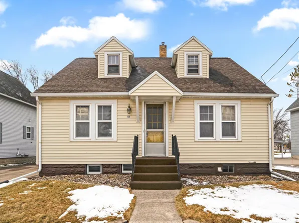 139 N 5th St, Hilbert, WI 54129