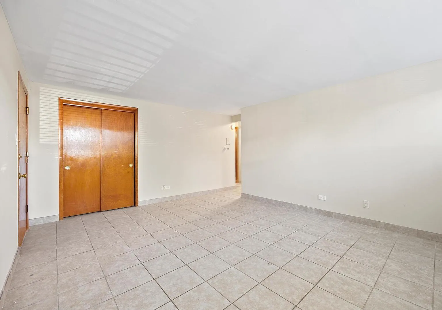 1 bed, 900 sqft, $1,500 — Photo 4