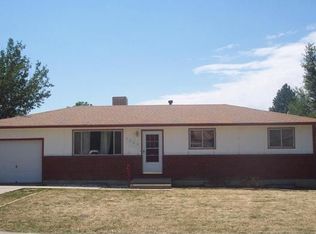 2304 Crownridge Dr, Pueblo, CO 81008