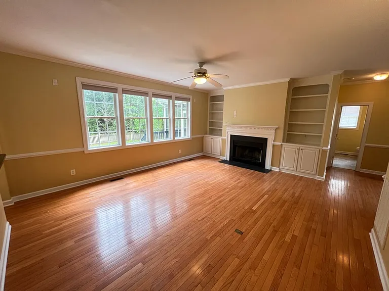1006 Goldenview Ct — Photo 10