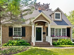 535 E Illinois Rd, Lake Forest, IL 60045