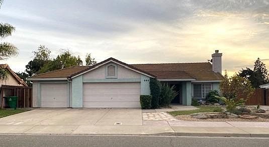 1st image of 990 Summerfield Dr