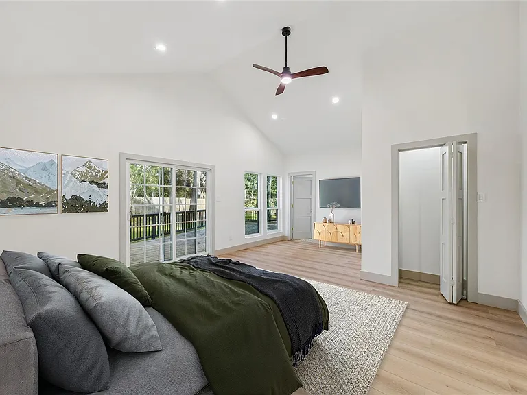 2306 Mill Lake Dr — Photo 5
