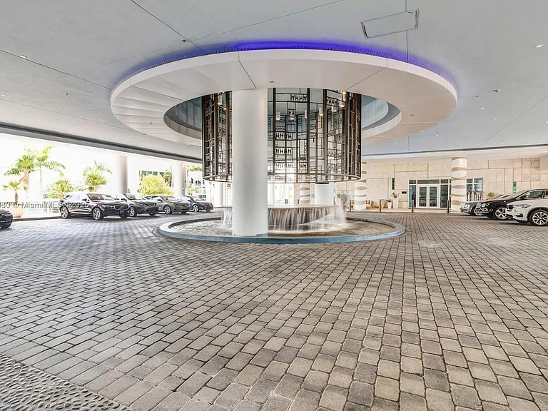 6801 Collins Ave #320 — Photo 8